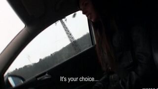 A cunning taxi driver offered a passenger to fuck in the car
