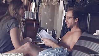 The girl seduced her dad and got fucked hard in her pussy