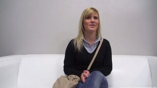 A 25-year-old woman from the Czech Republic made a blowjob during the porn casting