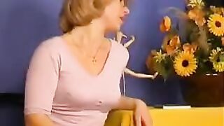 A mother receives cunnilingus from her daughter