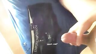 The guy was greatly excited, but the sperm did not run out when jerking