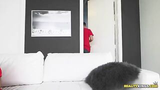 A man aggressively fucked a pretty woman in the shower