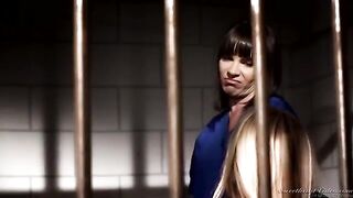 Two lesbian prisoners fucked each other in the cell