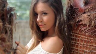 Russian beauty has an erotic sex show for her viewers