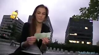 Babe agreed to sex for money with a stranger