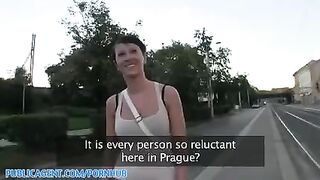 Girls agreed to have sex for money with a complete stranger outdoors