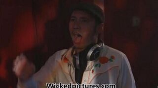 Girl got fucked in the night club, eporn style