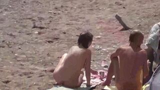 Bathing in the sea naked is very refreshing, try it!
