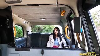 An Italian girl has sex with me in the car and it’s awesome