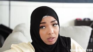 The girl found a phone and called the owner to meet
