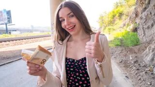 I picked up a shy girl and fucked her tightly outdoors