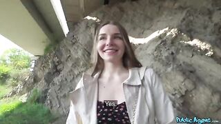 I picked up a shy girl and fucked her tightly outdoors