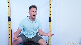 The pretty girl is fucking with a man in the gym locker room