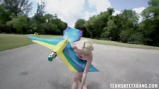 A girl can’t resist having sex in the open nature area
