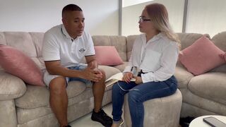 Kira Blonde, the psychologist, offered her huge ass to the patient for payment