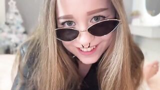 You are so easy to control, a typical behavior of naive teens