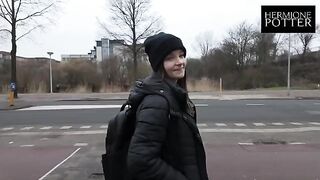 Guy picked up sexy girl on a walk and fucked her