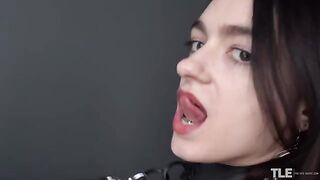 The secret of an innocent-looking girl, revealed in a steamy solo performance
