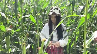 The security guard caught a thief in the cornfield and fucked her hard