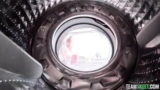 A blonde got vibration from a washing machine in her clothes
