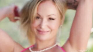 She succeeded in throat training, the man ended up with cum on her face