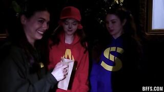 My eyes are darting around from the choice of pussies - Foursome Action