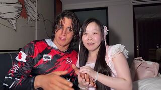 A mature Chinese singer got creampied by a muscular man