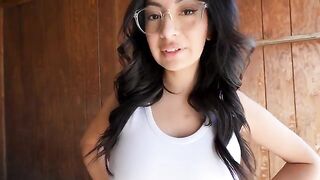 I seduced my contractor to fuck me in the barn, it was awesome